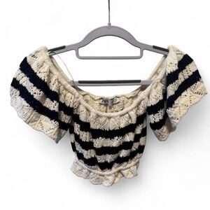 Zara Navy Blue and White Striped Cropped Knit Top